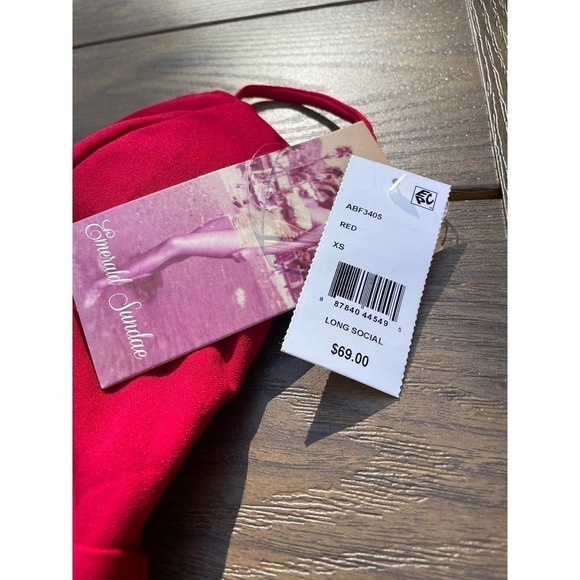 Emerald Sundae Junior's Ruched Side Slit Slim Gown Red Size XS - Picture 5 of 8